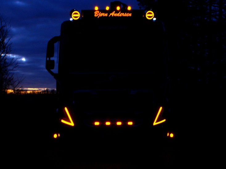 Orange drl volvo fh5