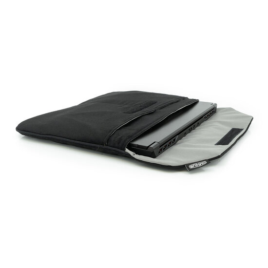 OMNIUS LAPTOP SLEEVE 16 INCH BLACK ALCANTARA LOOK VELCRO LOCK TRUCKJUNKIE The online Truckshop